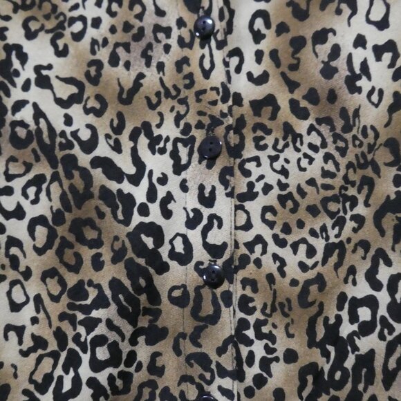 Unbranded | P2P 18 inches measured | Leopard Print Button Down Shirt - Picture 8 of 14